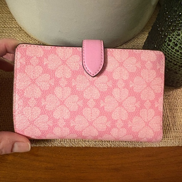 Kate Spade Flower Bifold Wallet - Picture 2 of 8